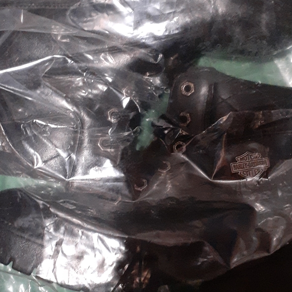 Going in trash, dont feel comfortable selling - Picture 9 of 11